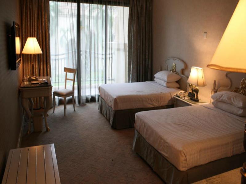 Palace Of The Golden Horses Сери Кембанган Екстериор снимка A room at the hotel
